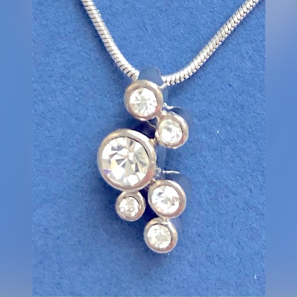 Avon Bezel Set Rhinestone Necklace & Earrings - Picture 4 of 6